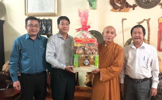 Ninh Thuận: Lãnh đạo tỉnh thăm và chúc mừng Lễ Phật đản năm 2022